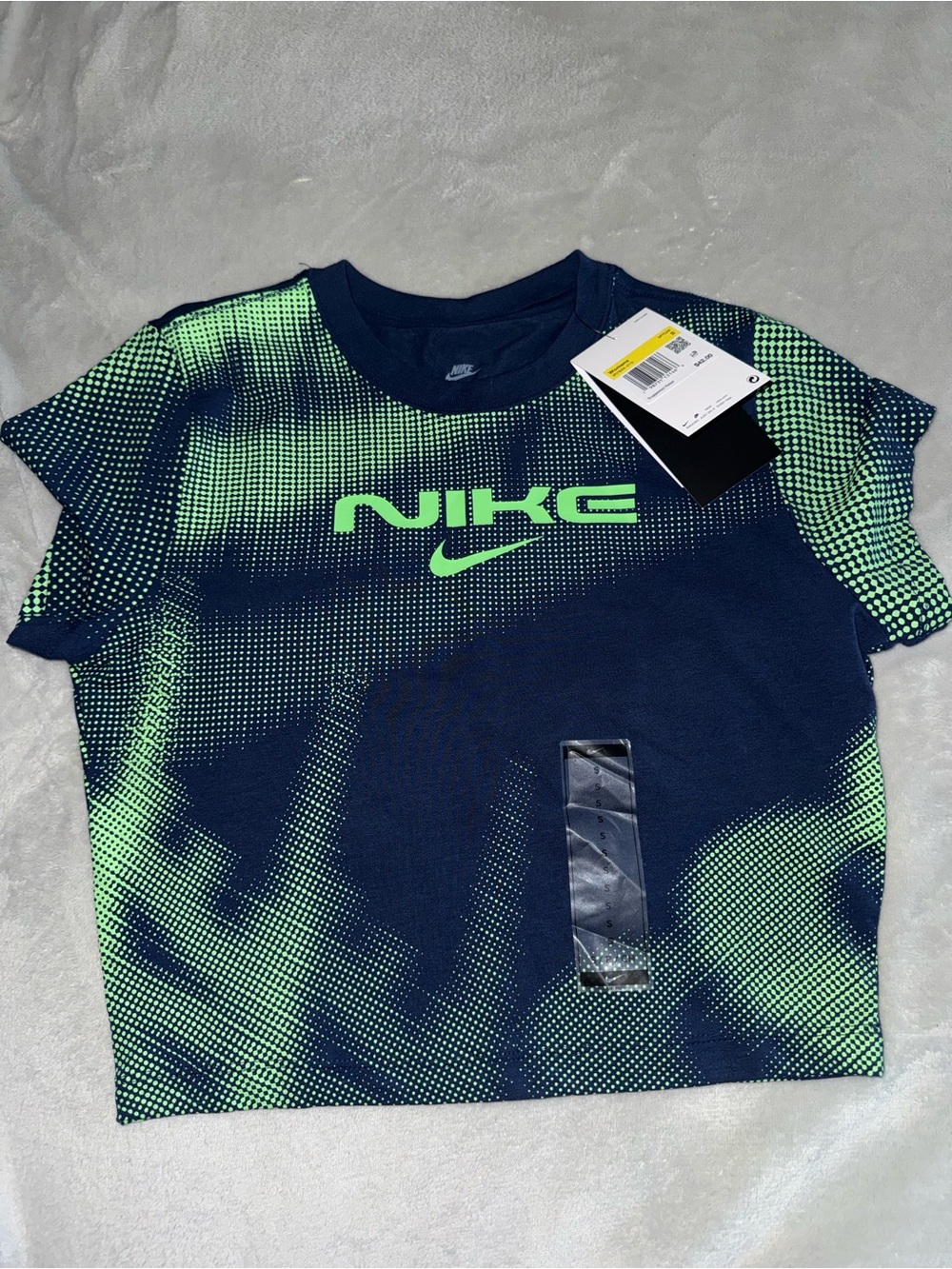 Nike Navy and Neon Green Short Sleeve Graphic Tee